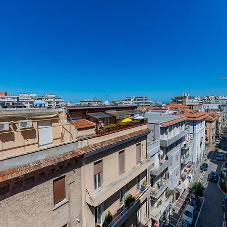 Daire Guesthost - Piazza Salotto & Stazione Comfy Pescara