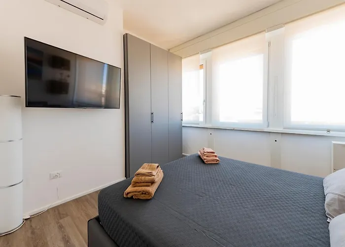 Daire Guesthost - Piazza Salotto & Stazione Comfy