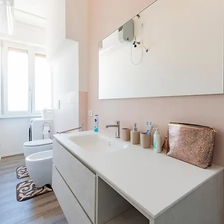 Guesthost - Piazza Salotto & Stazione Comfy