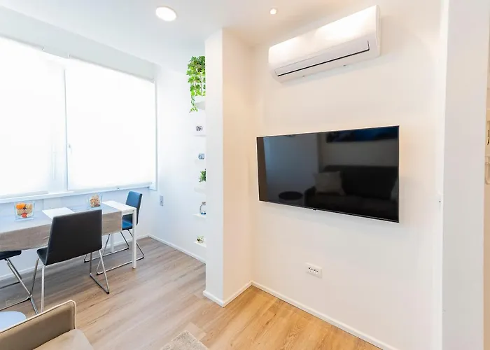 Guesthost - Piazza Salotto & Stazione Comfy *